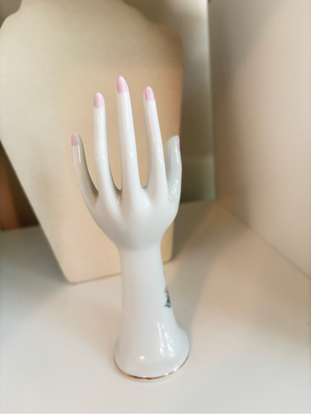 White Floral Porcelain Hand Jewelry Stand Vase